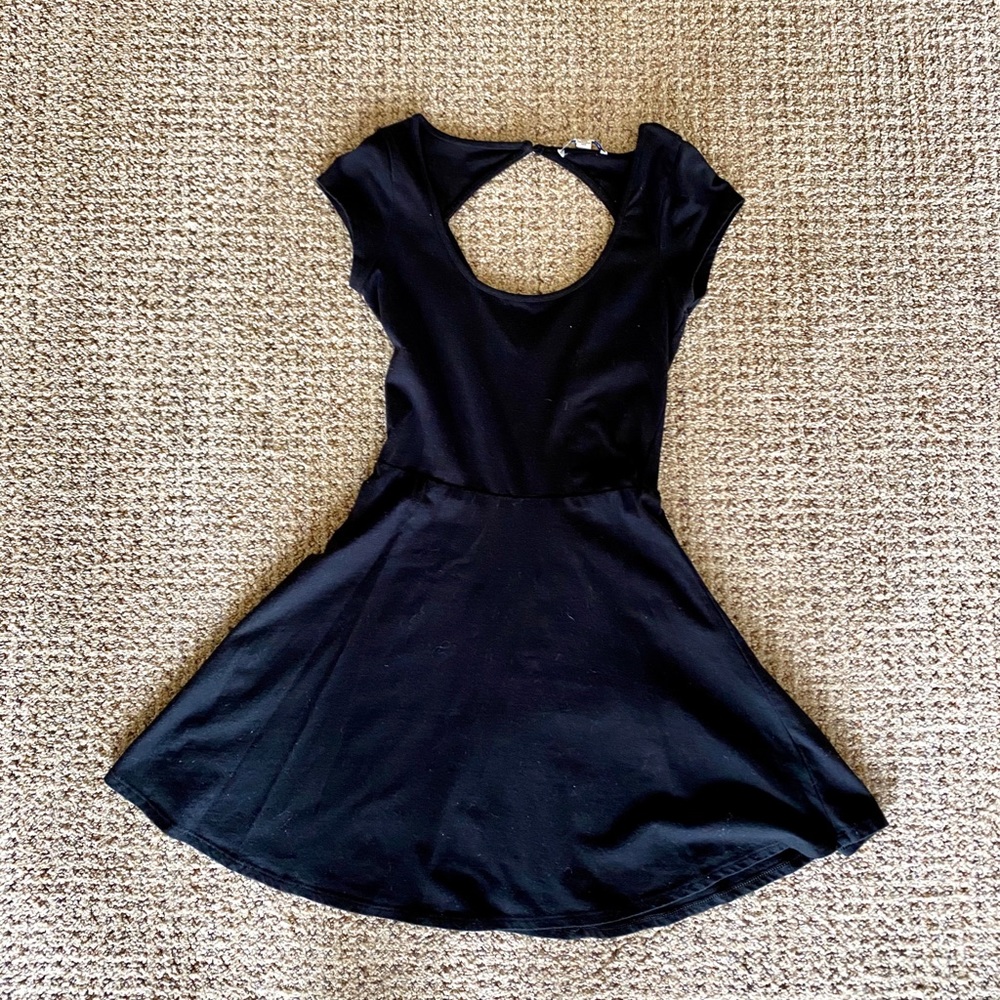 Short Sleeve Black Dress